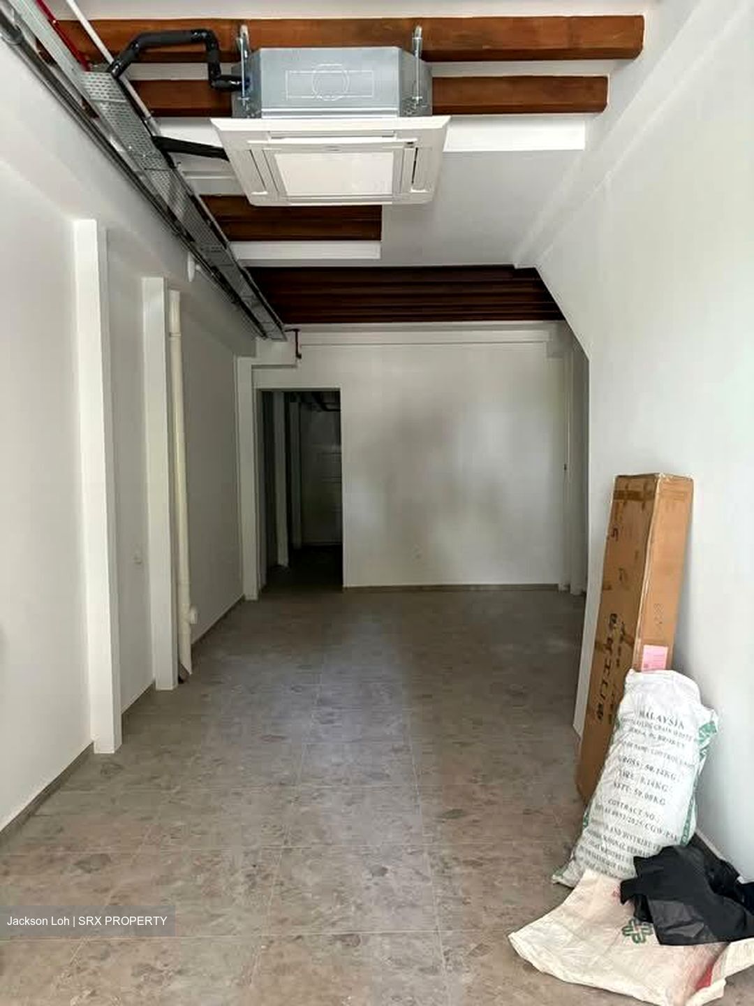 Rowell Road (D8), Retail #575438441
